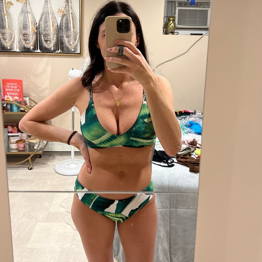 Leaf print bikini size medium